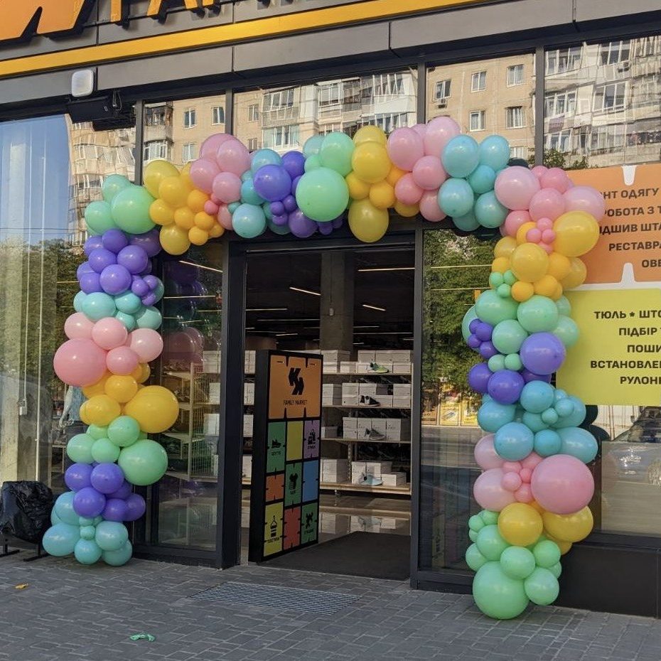 Декор входа в магазин в Одессе с доставкой